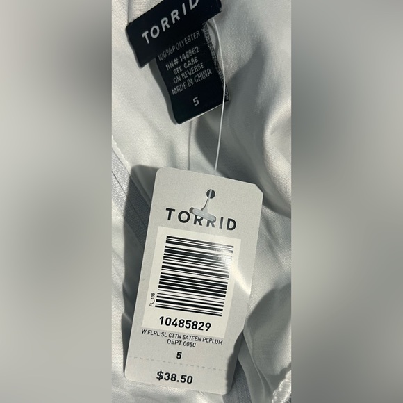 Torrid NWT dress top with blue flowers sz 5 - Picture 5 of 5